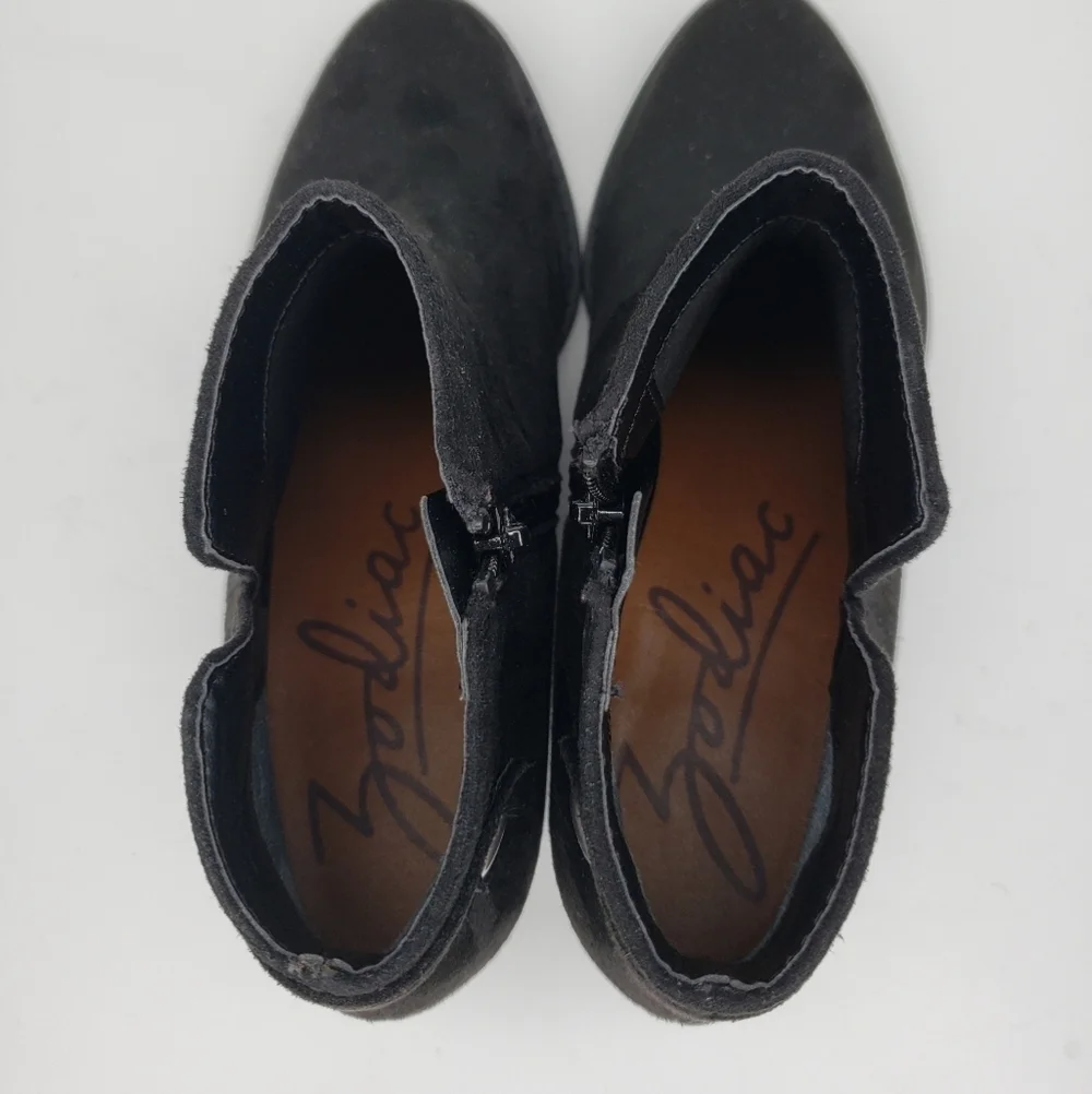 Zodiac Women Black Faux Suede Upper Side Zip Boots Sz 9